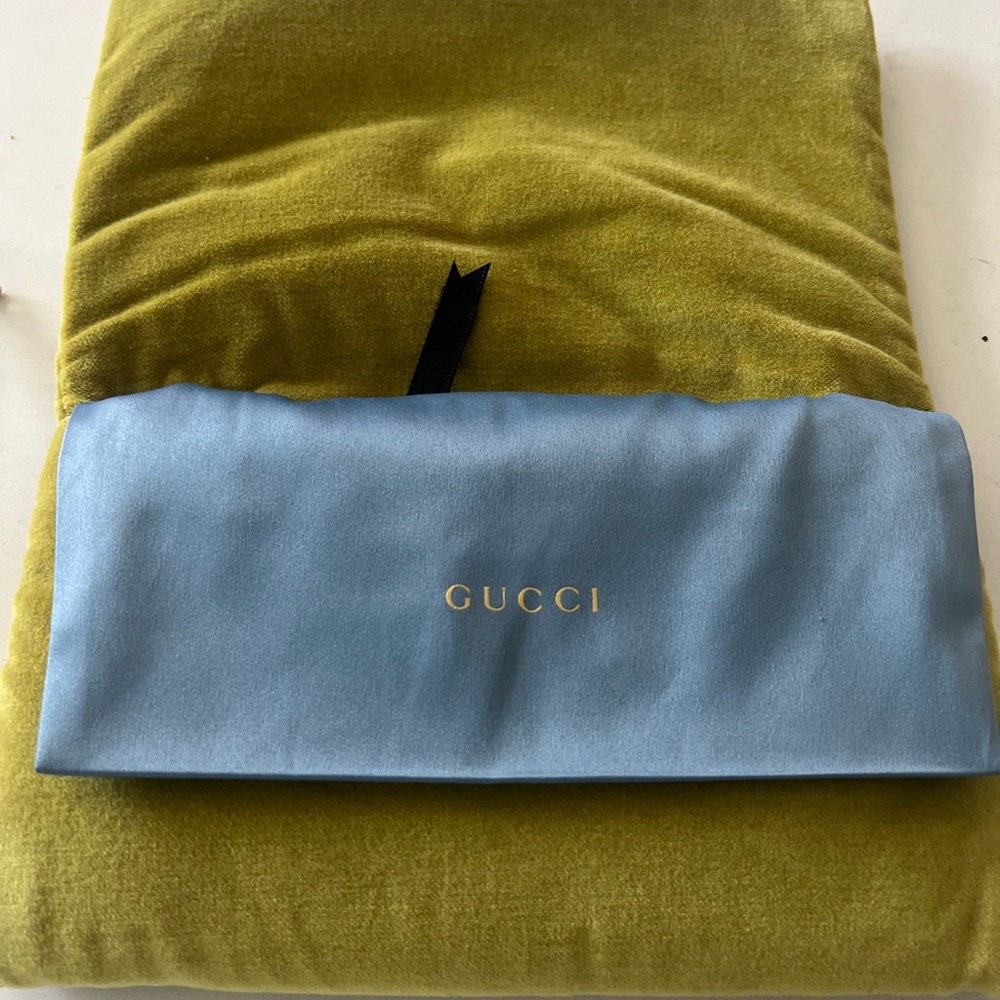 GUCCI sunglasses new only used one time